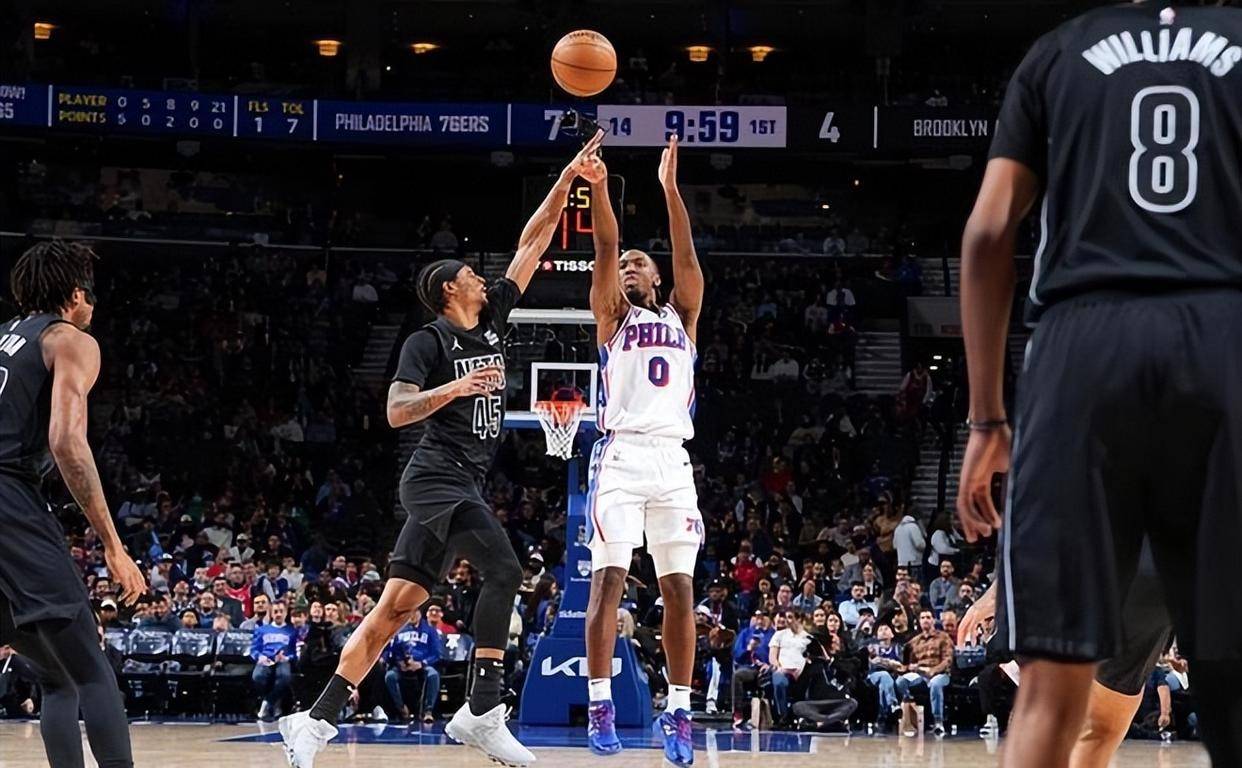 星空体育官网-76人绝杀时刻，爆发新星点燃赛场，爆发新星迎来胜利！