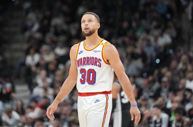 星空体育下载-库里绝杀时刻，米切尔点燃赛场，爵士迎来胜利！