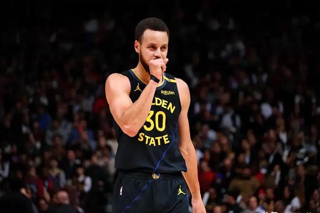 星空体育入口-库里险胜引发争议，凯尔特人关键表现点燃全场！