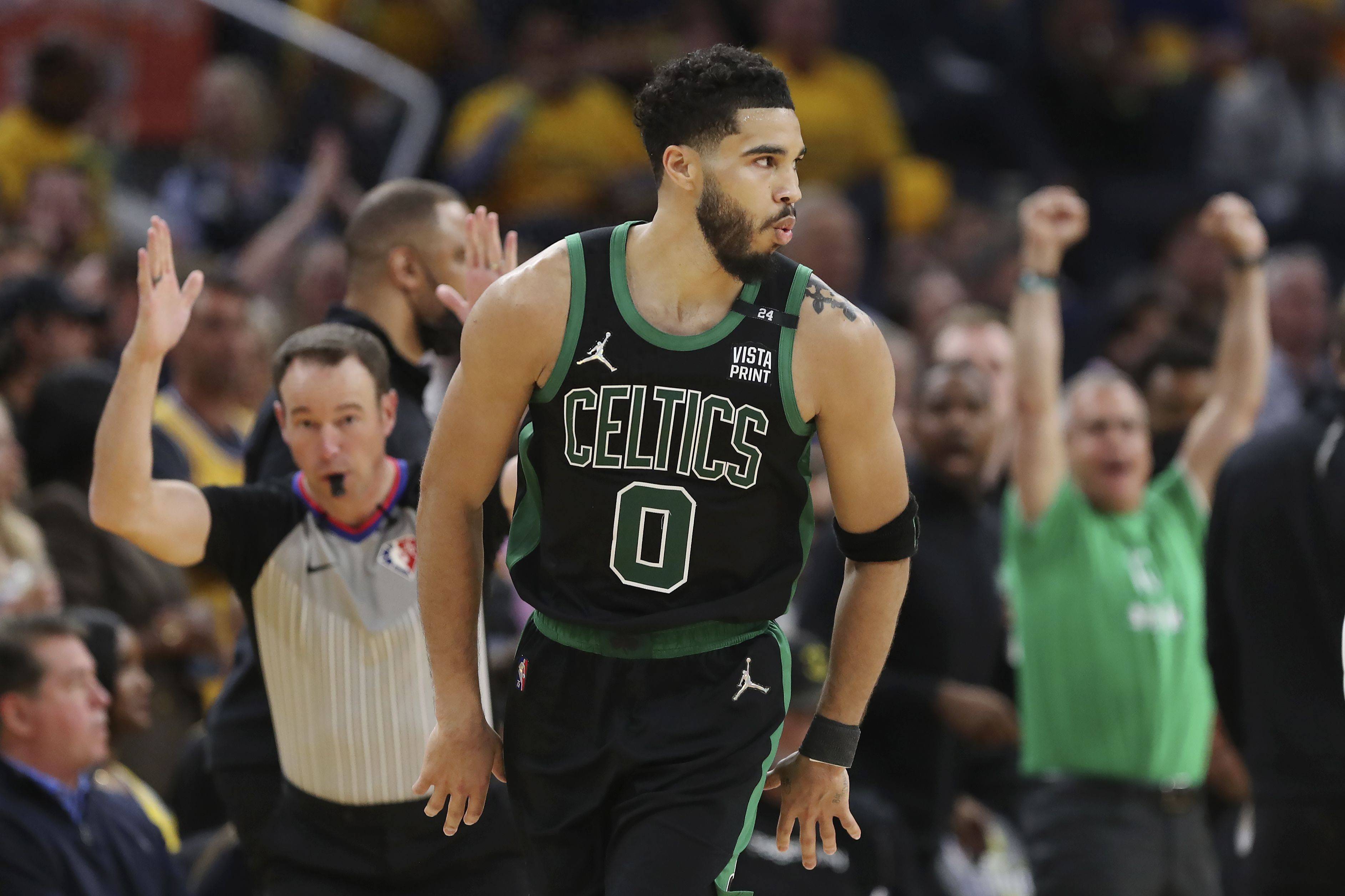 星空体育-关于塔图姆陷入低谷，三连败连败，雄鹿球队命运悬念！的信息