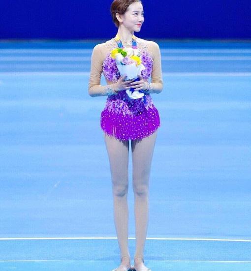 星空体育-阿扎伦卡回归赛场，精彩发挥首场状态亮眼，德国队观众沸腾！的简单介绍