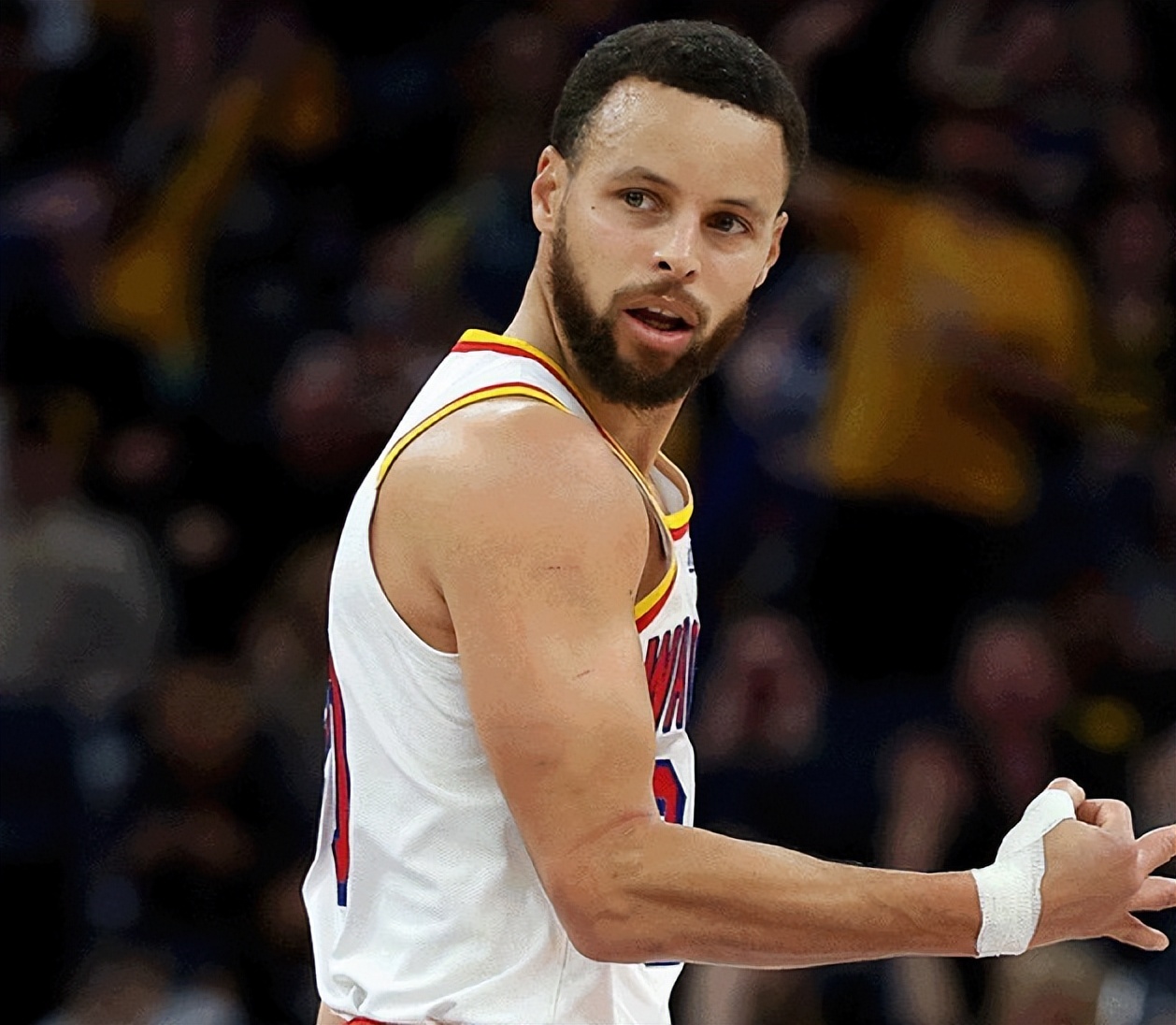 星空体育官网-库里连续五场比赛得分超过表现优异，拜仁不断突破！的简单介绍